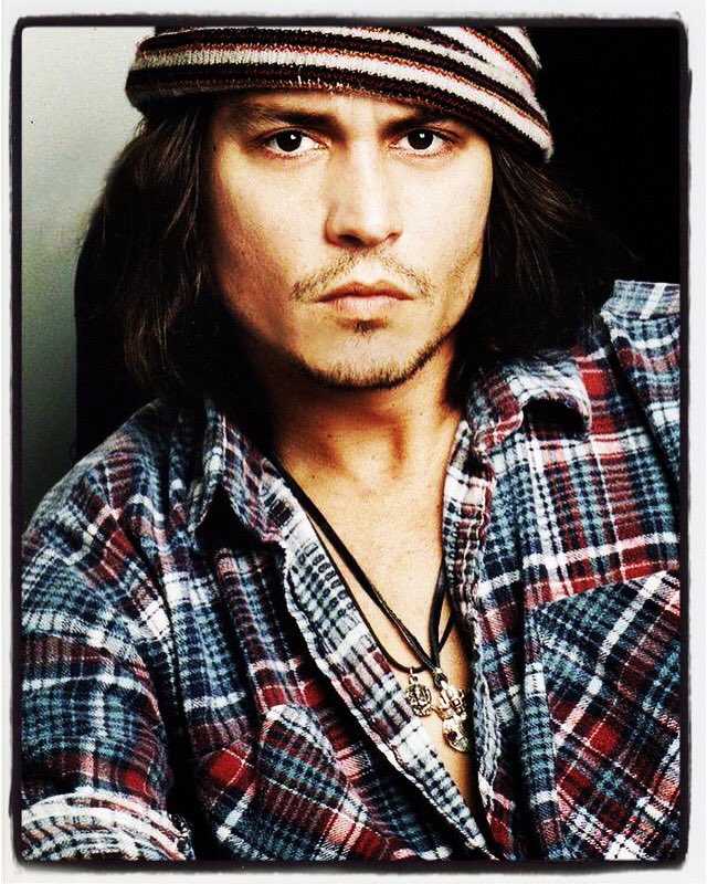 deppmaniaIT's tweet photo. #Throwback Our Handsome Captain #JohnnyDepp ⚓❤
Happy New Week #deppheads &amp; #Deppini! 🎈😁 https://t.co/c6cDXHQIto