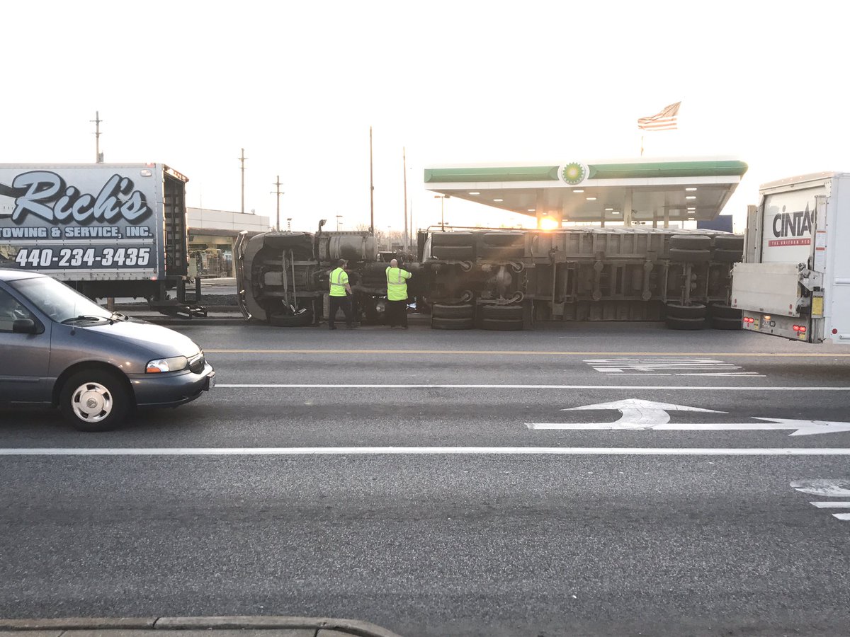 DLCleveland19's tweet photo. Truck on its side blocking right lane of Tiedeman Rd near Brookpark Rd @cleveland19news @JamieSullivanTV https://t.co/wnzVK1Ofze