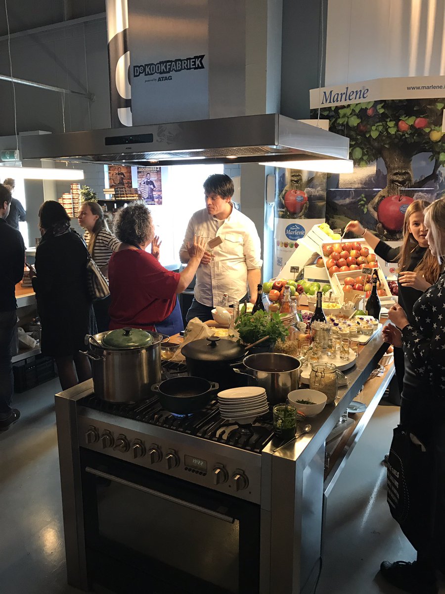 Culiperslunch 2017 #Amsterdam #CPL2017 150 food journalists at de <a href="/Kookfabriek/">De Kookfabriek</a> #tasty #culi #foodie #wines