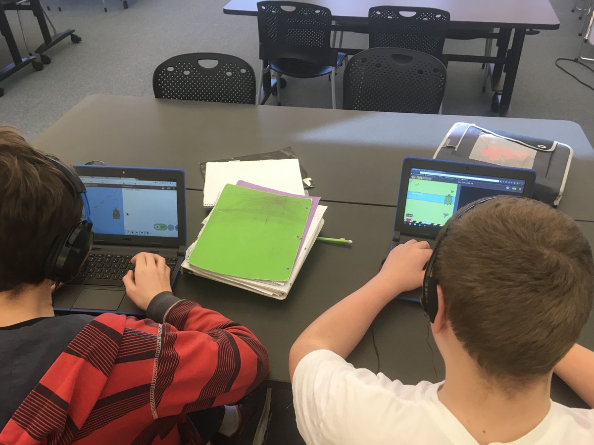 CodeMonkeySTU's tweet image. FAMS Script Monkeys R bringing their A-game 2 #CodeRush &amp;amp; R really excited about the competition! @FortAtkinsonMS @FortMSLibrary #HallofFame