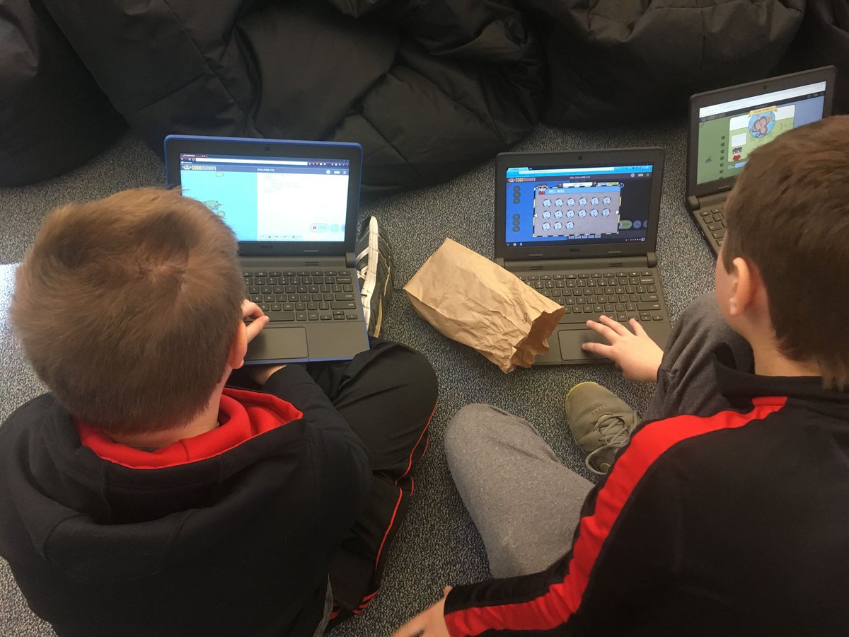 CodeMonkeySTU's tweet image. FAMS Script Monkeys R bringing their A-game 2 #CodeRush &amp;amp; R really excited about the competition! @FortAtkinsonMS @FortMSLibrary #HallofFame