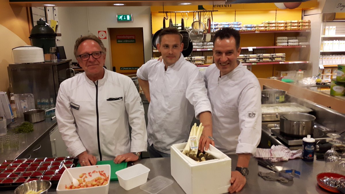 Asperges Clinic met Henk Schreuder van <a href="/restaurant/">likeable restaurants</a>.wielinga . diverse asperge bereidingen, smaak en wijn combinaties