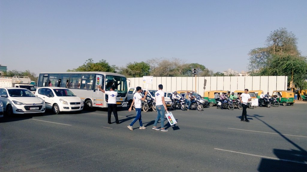 iambhoomilila's tweet photo. An initiative taken by @CaspiaHotel staff #Ahmedabad #Gujarat for #TrafficAwreness by #SkitPlay #Interaction . https://t.co/j0Rr0V4HCX