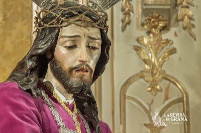 A las 18:00 Ntro. Padre Jesús del Rescate Realizara su Estación de Penitencia (Fotos @LaReviradeGrana)