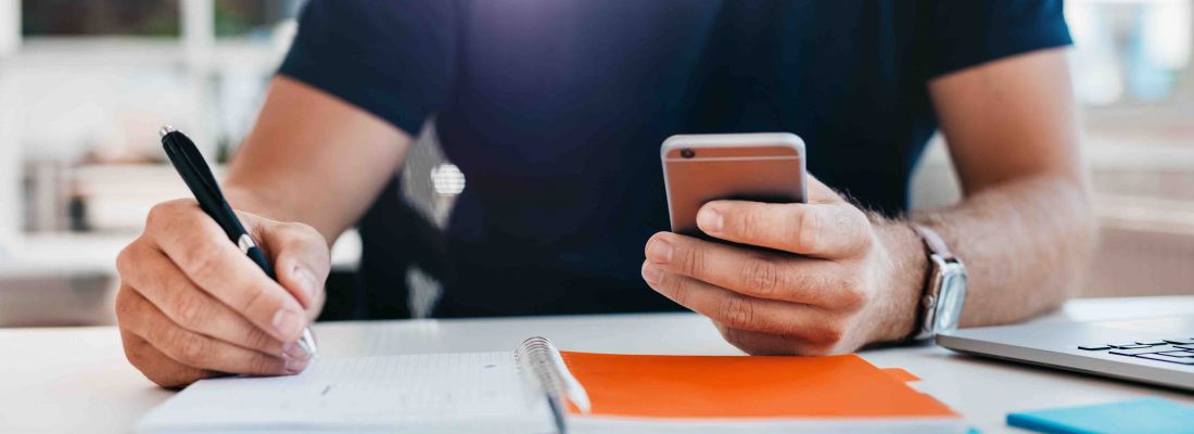 RegusGermany's tweet photo. Technologie, um remote zu arbeiten: Unsere Bewertungen der besten #Smartphones und #Tablets - https://t.co/IESuaK7zYl https://t.co/l00tuSU4yW