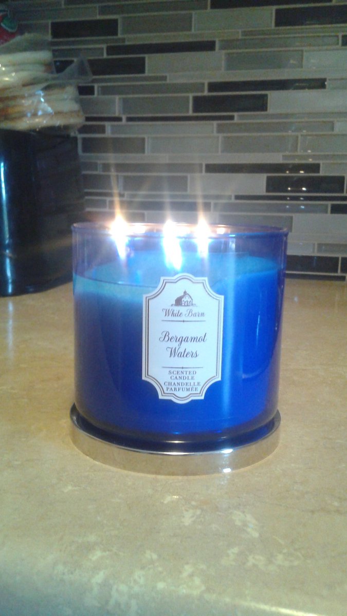 We LOVE this Bergamot Waters candle from White Barn! It leaves your home smelling beautiful and fresh! #sparklecleaning #Candles #whitebarn
