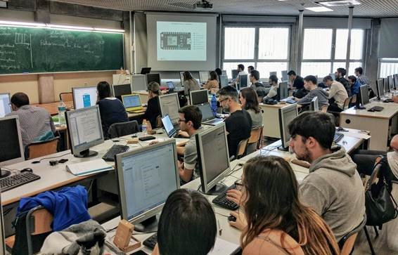 ITI_TIC's tweet photo. Has finished lecturing #IOT for the Master of #BigDataUPV @etsinfupv. Great students this year, and great experience with #Photon @particle https://t.co/DsHGXKMK3o