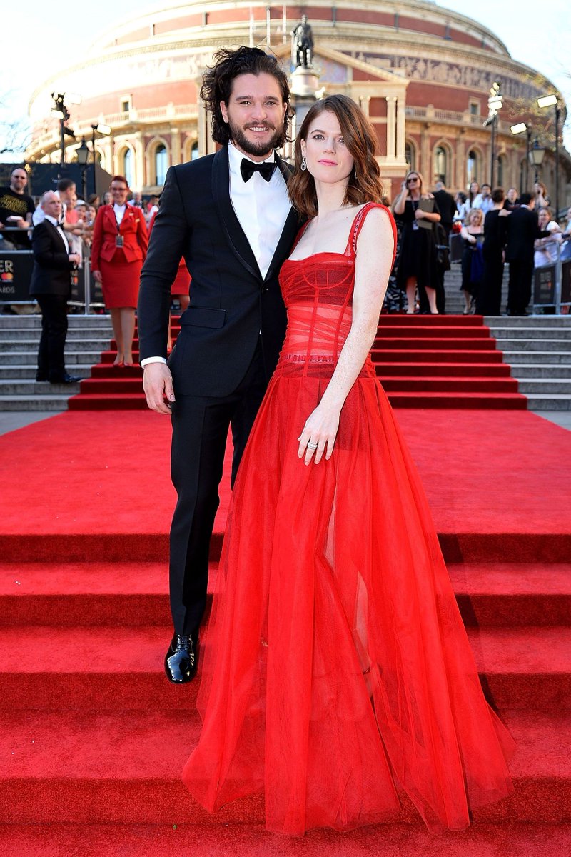 The lady in red: Rose Leslie in @dior at the #OlivierAwards vogue.uk/19Xb3R