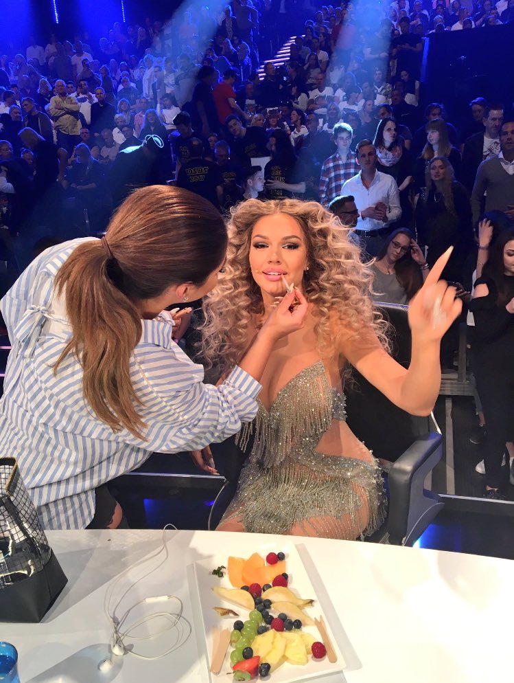 KhamassiNadia's tweet photo. @ShirinDavid beyonce 2.0 ? https://t.co/bt6BkEE14s