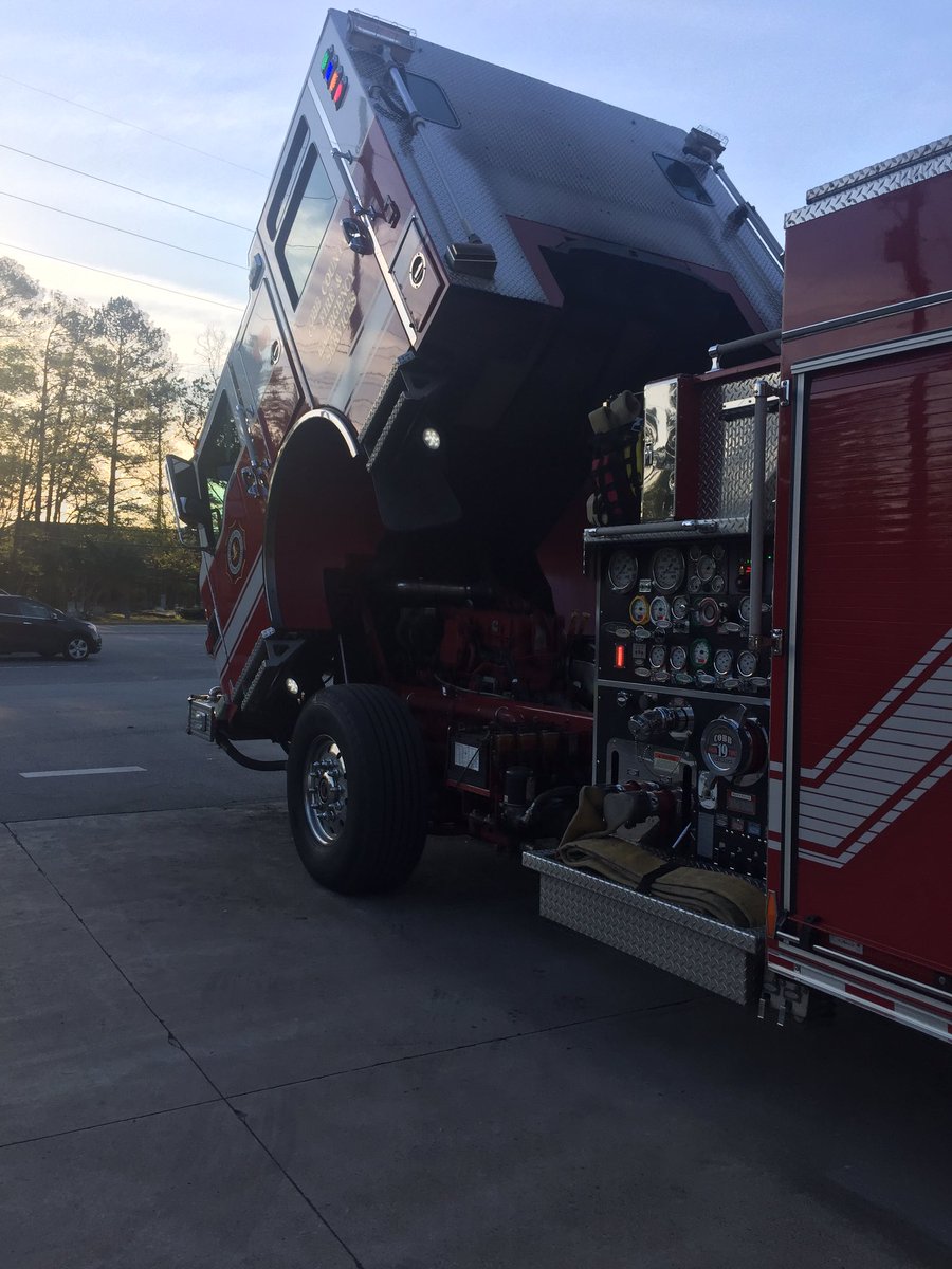 edwardhooperPR's tweet photo. Truck day on the engine at The Rock #swaptime #engineerfortheday @cobbcountyfire https://t.co/X7Xud7I5c4