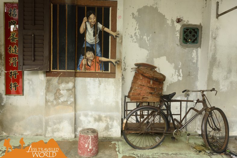 Beautiful #streetart in #Georgetown #Penang #malaysia #bicycle #lesstraveledworld #photography #pinaytraveller #pinayinpenang #wanderlust