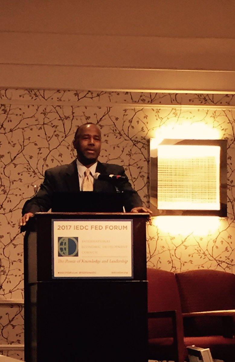 Sarah_J_Means's tweet photo. The Hon. Ben Carson, Secretary, Dept of Housing &amp; Urban Development give opening remarks at #iedcfedforum https://t.co/5XlroUR4zo