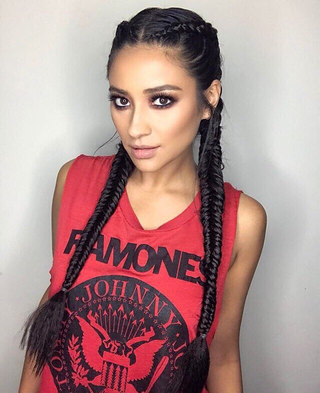 é aquele ditado o aniversário é hoje mas ela tá de parabéns todos os dias HAPPY BIRTHDAY SHAY MITCHELL 