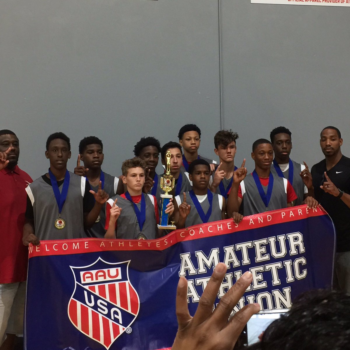 lskip3's tweet photo. Nice 1st place win over a good RM5 Elite team, AAU Nat'l Qualifier #DriveNationDFW #TheProcess https://t.co/AppHVOcC3W