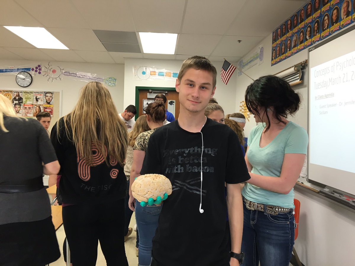 ConceptsOfPsych's tweet photo. Brain day! https://t.co/tif9Pq4BVV