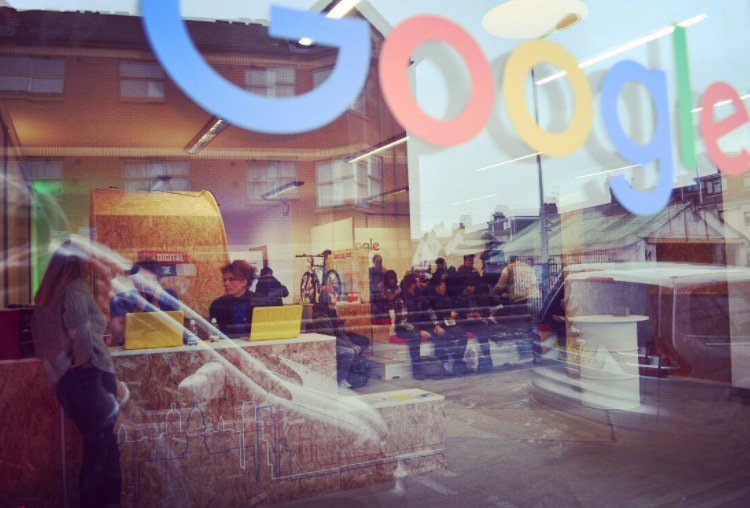 Chesamel's tweet photo. You have until the end of the month to book in your free session with a Google #DigitalGarage trainer in #Cardiff https://t.co/RGjmN2mqGP https://t.co/nTelpfU1vN