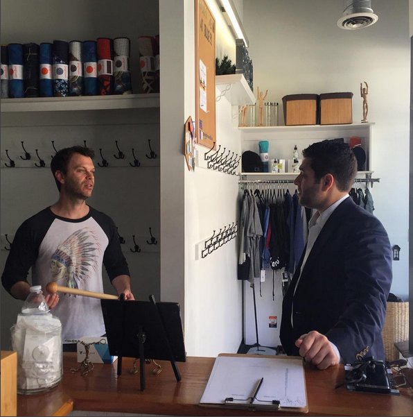 NamastickFit's tweet photo. Yoga Master Justin Barnes at Blue Yoga in Birmingham MI speaking w/ a customer about benefits of this simple tool #Namastick #yogateacher https://t.co/swu5YzTz1f