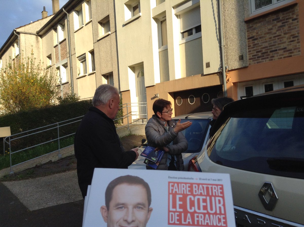 72AvecHamon's tweet photo. Les actions de porte à porte se multiplient #LeMans ! 1 jour 1 quartier pour @benoithamon , ici avec la députée @MKaramanli72 #Hamon2017 https://t.co/pImxhaIHdt