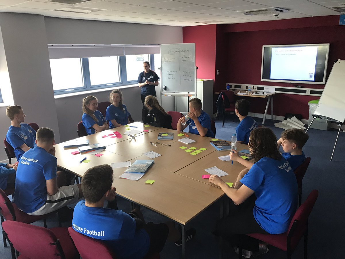 SHFAYC's tweet photo. Young Leaders discussing what qualities and skills make the best leaders! #FFCAMP17 https://t.co/POtfNZHA1i