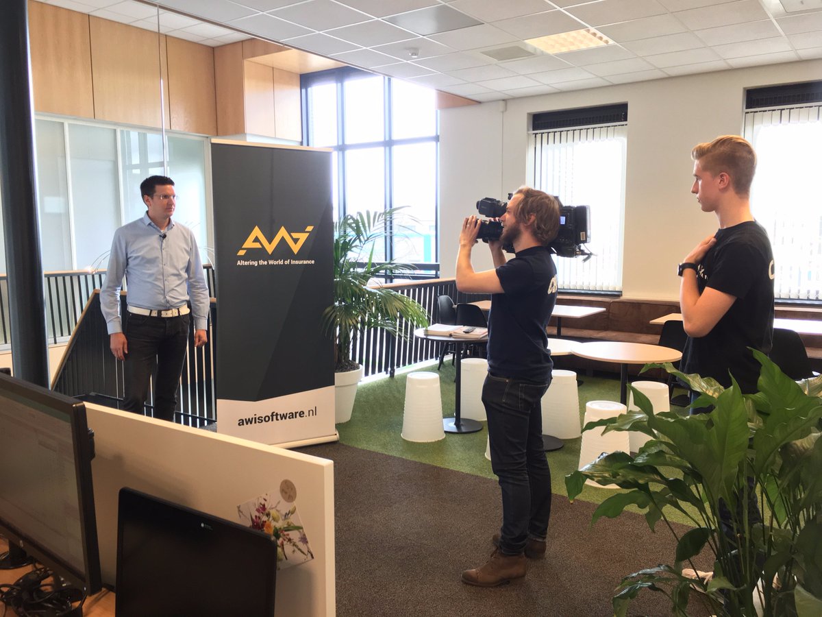AWIsoftware's tweet photo. Vandaag opnames gedraaid voor #instructiefilm van vernieuwde AWI #software!
Dank aan Tim en Marten, Young Media Team, @ROCA12online. https://t.co/t5sYv8w1CZ