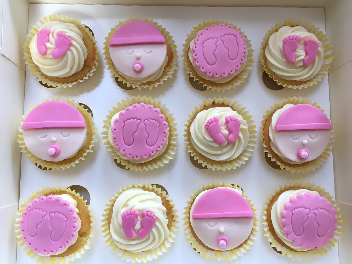 _LACupcakes's tweet photo. Some of our recent cakes and cupcakes! #cupcakes #cakes #baby #21st #giantcupcake https://t.co/lGgGWR1IpO
