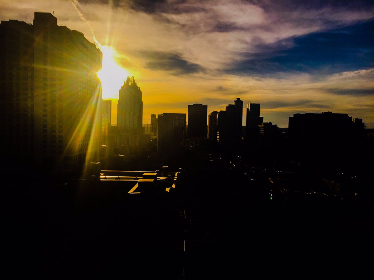 drlauraz's tweet image. Goodbye, Austin!! #srcd17 🛫