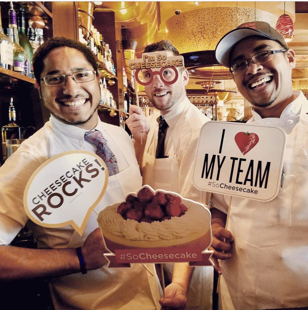 cakecareers's tweet photo. "TheStrengthOfTheTeamIsEachIndividualMember.The strengthOfEachMemberIstheTeam"PhilJackson #socheesecake #cakecareers https://t.co/1c3wPgzkRD https://t.co/uRbtTnC2MP