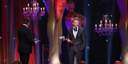 IFTN's tweet photo. .@IFTA present @The_OA star @PatrickGibson00 with the Rising Star Award #IFTA17 @IrishFilmBoard #IrishTalent https://t.co/31wMvR03sy https://t.co/Uyorat4LQq