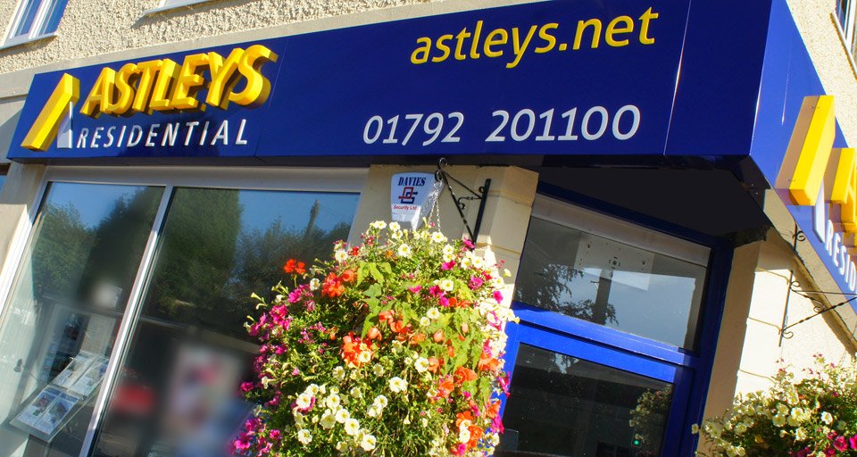 Astleys1's tweet photo. Visit our YouTube channel on the link below to view our property tours #property #astleys #videotours #Homes https://t.co/gFvqPs48iO https://t.co/Wrb6pTJ4hL