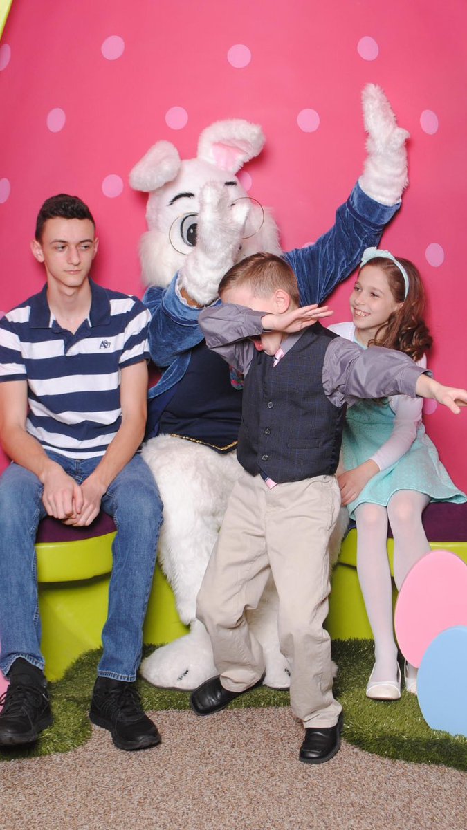 KandyKakesNJ's tweet photo. Our 7 year old who #dabs the #easterbunny! The look on our 16 year olds face is perfect for #nationalsiblingday! @TheEllenShow https://t.co/FBoNfRWtmB