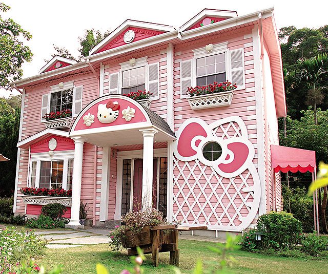 realtordotcom's tweet photo. 8 homes with the most over-the-top paint jobs we've ever seen. #HelloKitty anyone? https://t.co/mA6sbBR65O https://t.co/aPiwPMFzIu