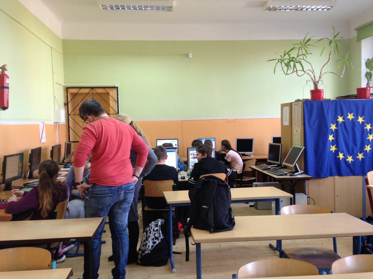 vmartinezlop1's tweet photo. ¡Gran experiencia en Polonia!Muchas gracias! Great experience in Poland!Thank you very much!
@ceodelibes @EUErasmusPlus @CFPIdiomas https://t.co/UCwKR1XFz8