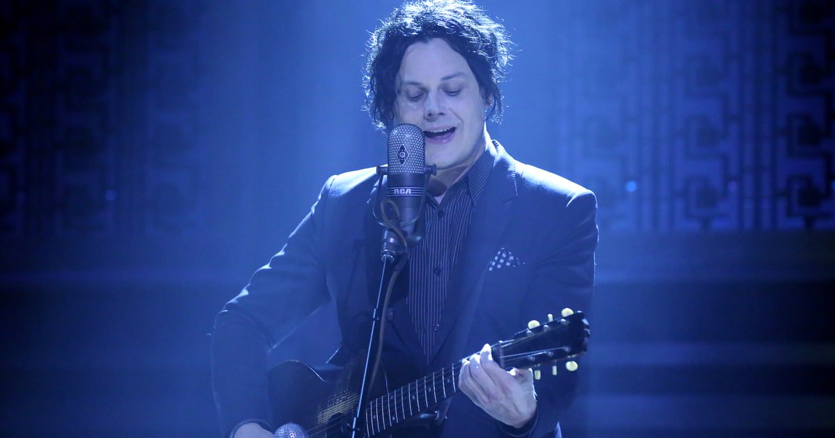 Hear Jack White's Surprise New Song 'Battle Cry' crwd.fr/2pgNcq4