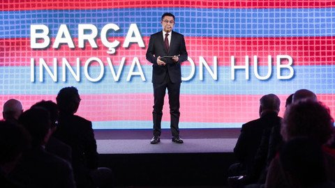 #Soccer Science: Maurici López <a href="/UConn/">UConn</a> is working with <a href="/FCBarcelona/">FC Barcelona</a> on team dynamics research for gameplay solutions. fcbarcelona.com/club/news/2016…