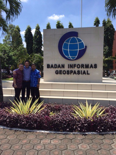PacDataSys's tweet photo. Our GM, @PaulGapes back in #Indonesia. Visiting BIG | Badan Informas Geospasial #Satellite #technology https://t.co/6Wi8d1WC2g