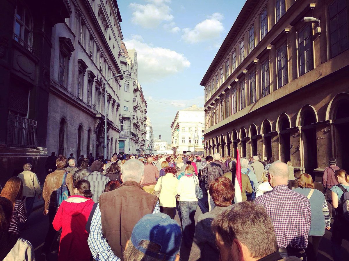 UaBudapest's tweet photo. #istandwithCEU https://t.co/YmSHyUhIAX