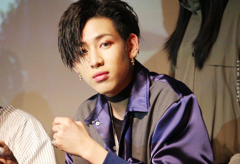 travel_YJ's tweet photo. 170409 잠실 팬사인회
🐍🐍💕 @BamBam1A 
#뱀뱀 #갓세븐 #Bam #got7 https://t.co/6pKHkStdYA