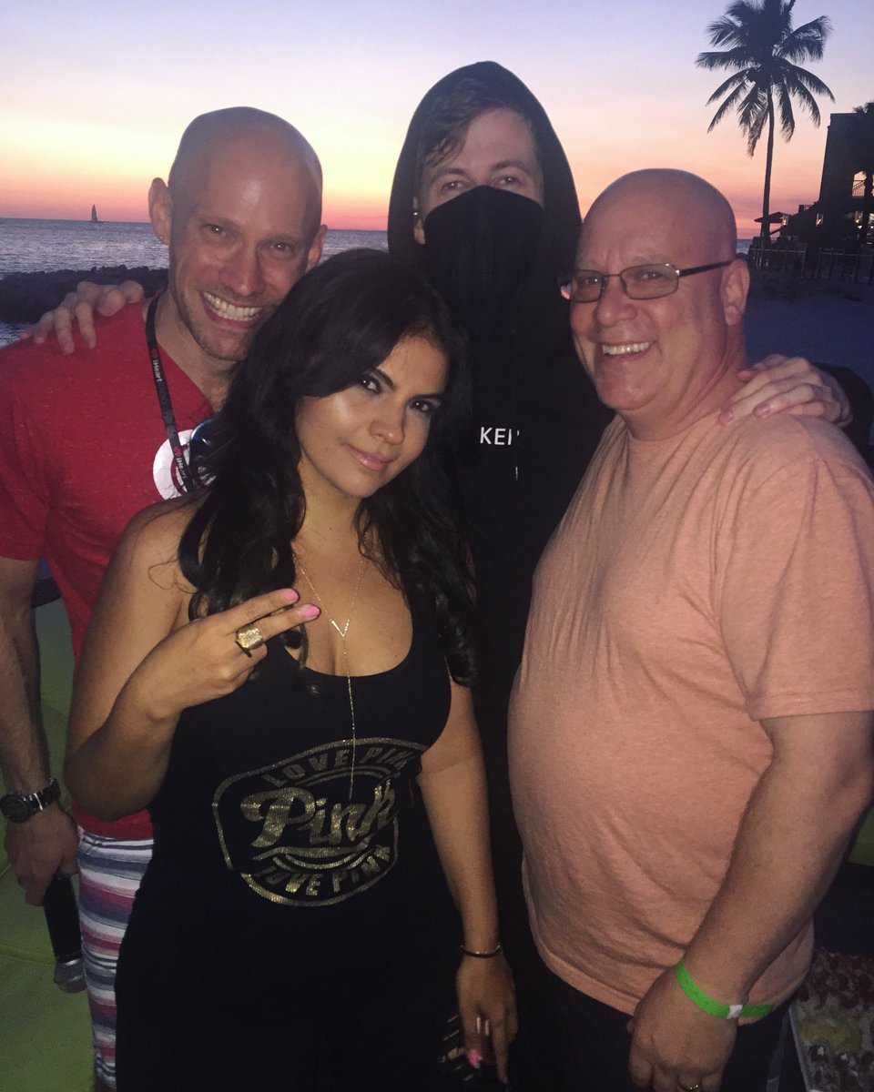 Fun times with the guys ✌️<a href="/brianfink/">Brian Fink 🎙</a> <a href="/IAmAlanWalker/">Alan Walker</a> &amp; #CaryVance from <a href="/PromoOnlyInc/">Promo Only, Inc.</a> #Clearwater #Florida
