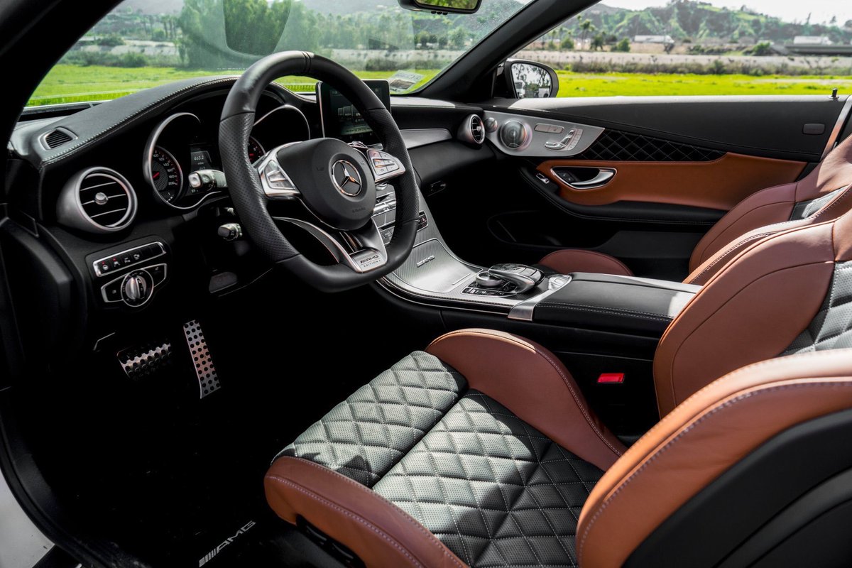 LifesFinerThing's tweet photo. Interior 💯 https://t.co/FFJY9DKCpV