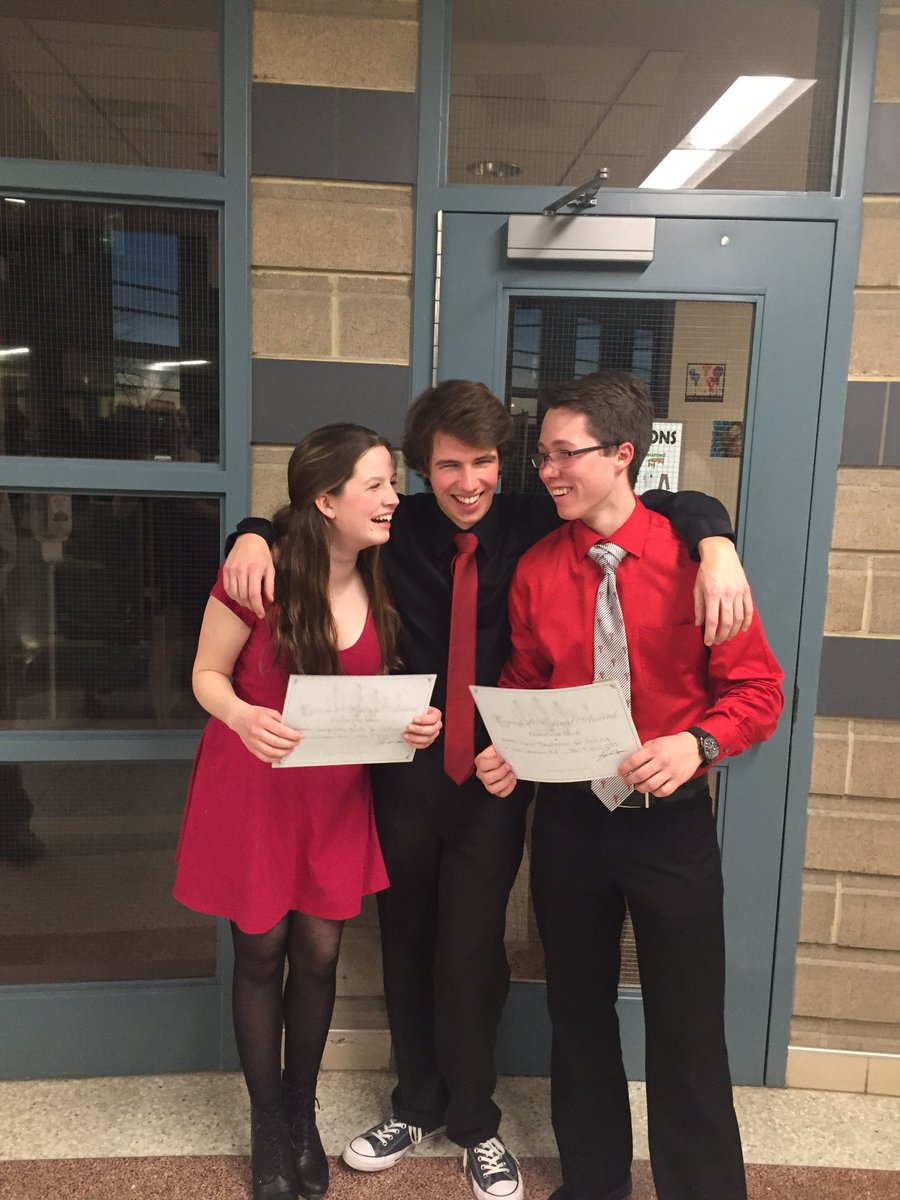 rossartsprogram's tweet photo. Congratulations to Aaron Macpherson and Samantha North for the Acting awards they received at #SearsDramaFestivalRegionals!!! @BENNIESSEARS https://t.co/xekgPaRxYC