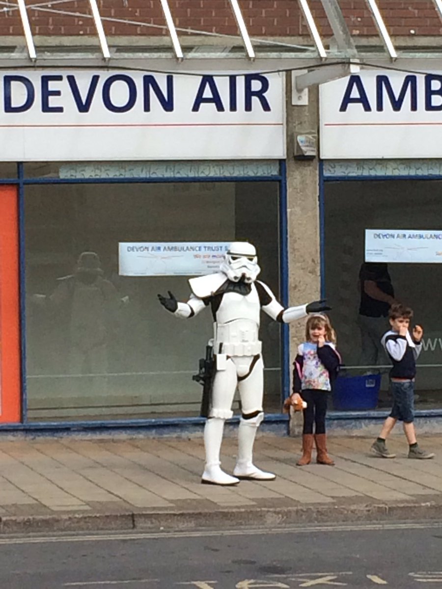 ginge_breadman's tweet photo. Look out, the empire's about. #starwars #nobreadforyou #barnstaple https://t.co/6KZlo84jTQ