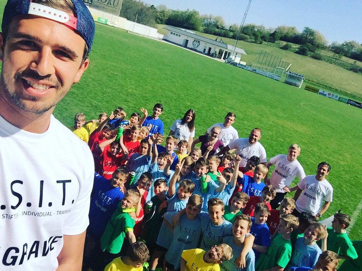 elitefs2016's tweet photo. Der erste Tag ist zu Ende... morgen geht's weiter ;) #esitostercamp#coach™ https://t.co/E51Y46Ps1y