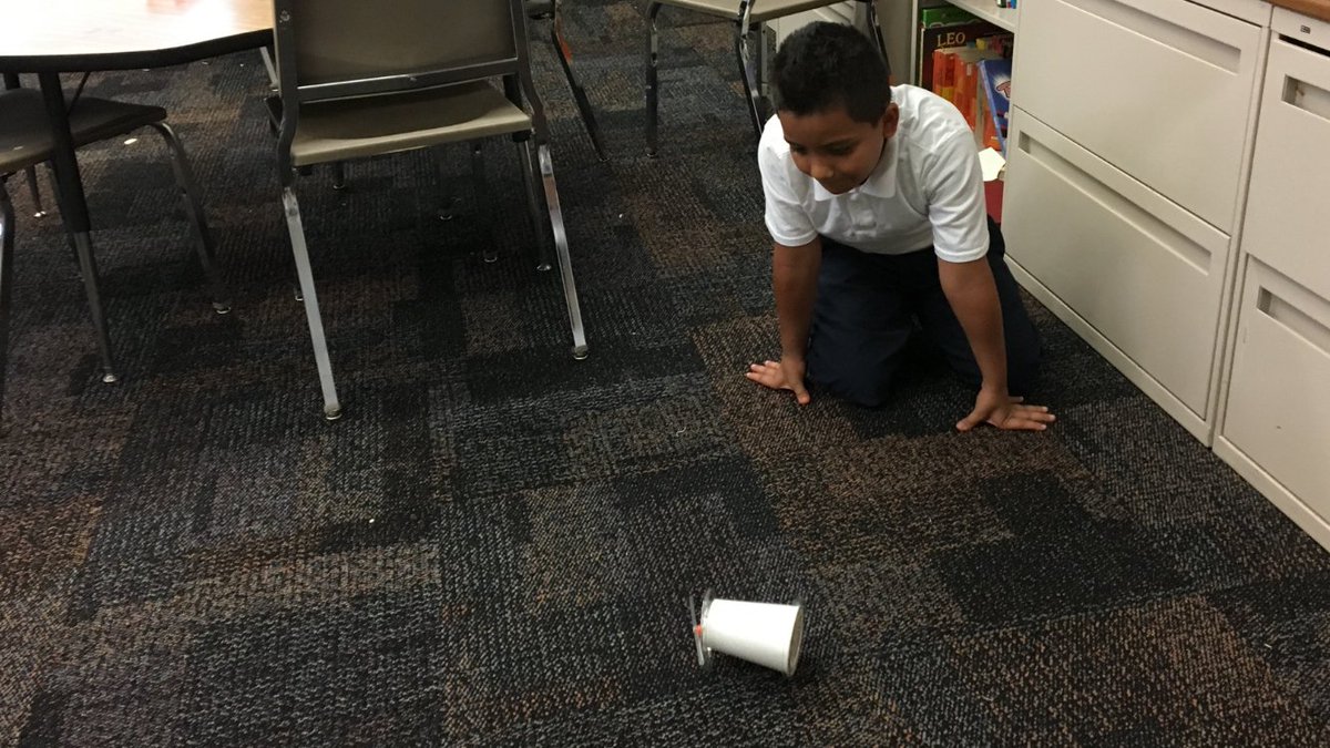 BallardSTEMtchr's tweet photo. 4th grade classes are learning about energy using rubber band racers they made with paper cups plastic lids straws https://t.co/ObUuSZnOJd