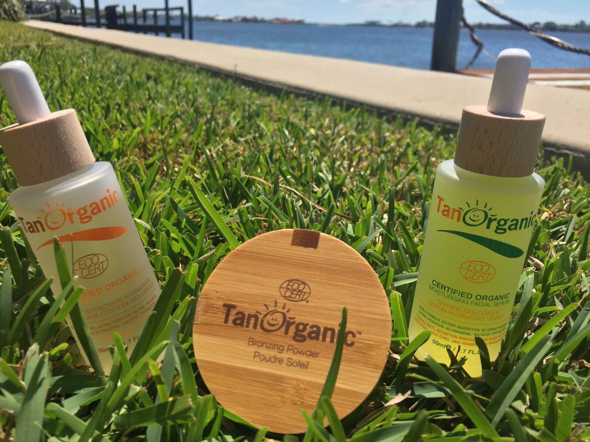 TanOrganic_FR's tweet photo. Nos produits s'exportent et prennent un bain de soleil ☀️ Beau Lundi à tous 💚 https://t.co/SiUDFh8JvF