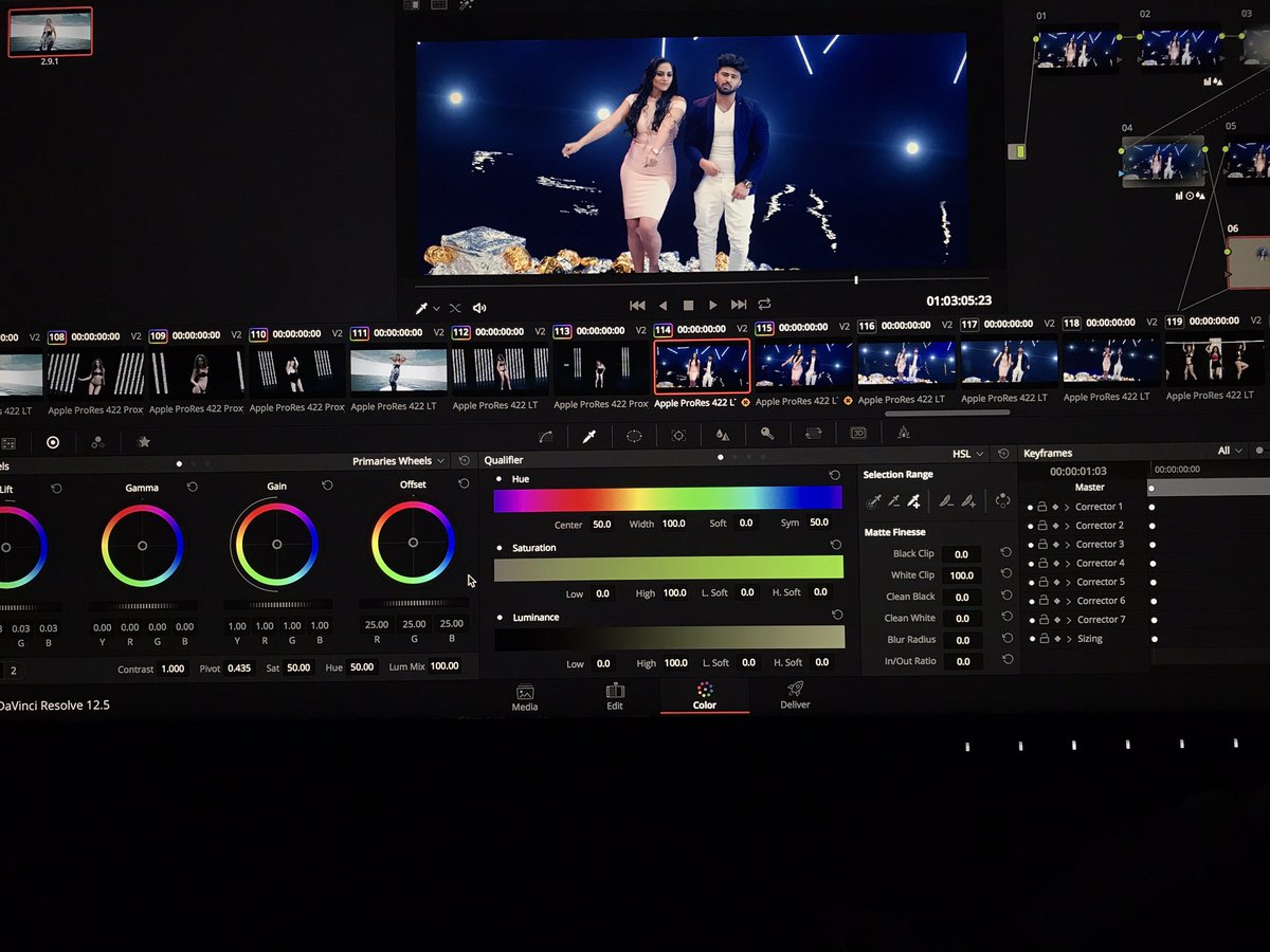 ArianRomal's tweet photo. Get ready to shake your body 🕺
#BodyLikeABomba OUT SOON 💪 @harshimad
A Romal Films Productions 🎬 https://t.co/O7QaX8gpuQ