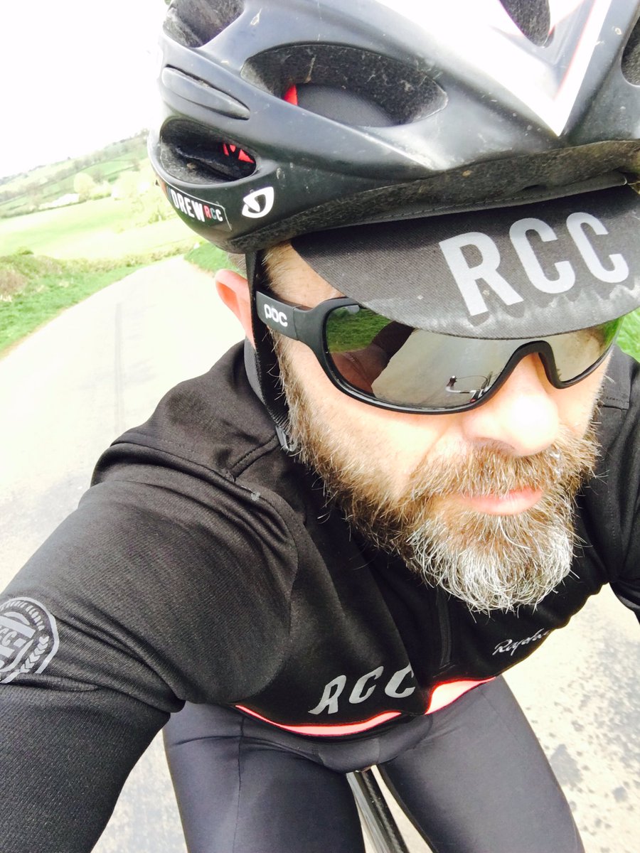 warrend40's tweet photo. I spy with open eyes looking for hills from wherever I look, soaking up views, sounds and pain as I go. #lunchtimeride @rapha #triadlife https://t.co/4lumBqaiZn