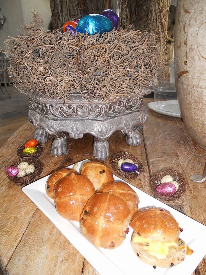 Pure dining tweet media