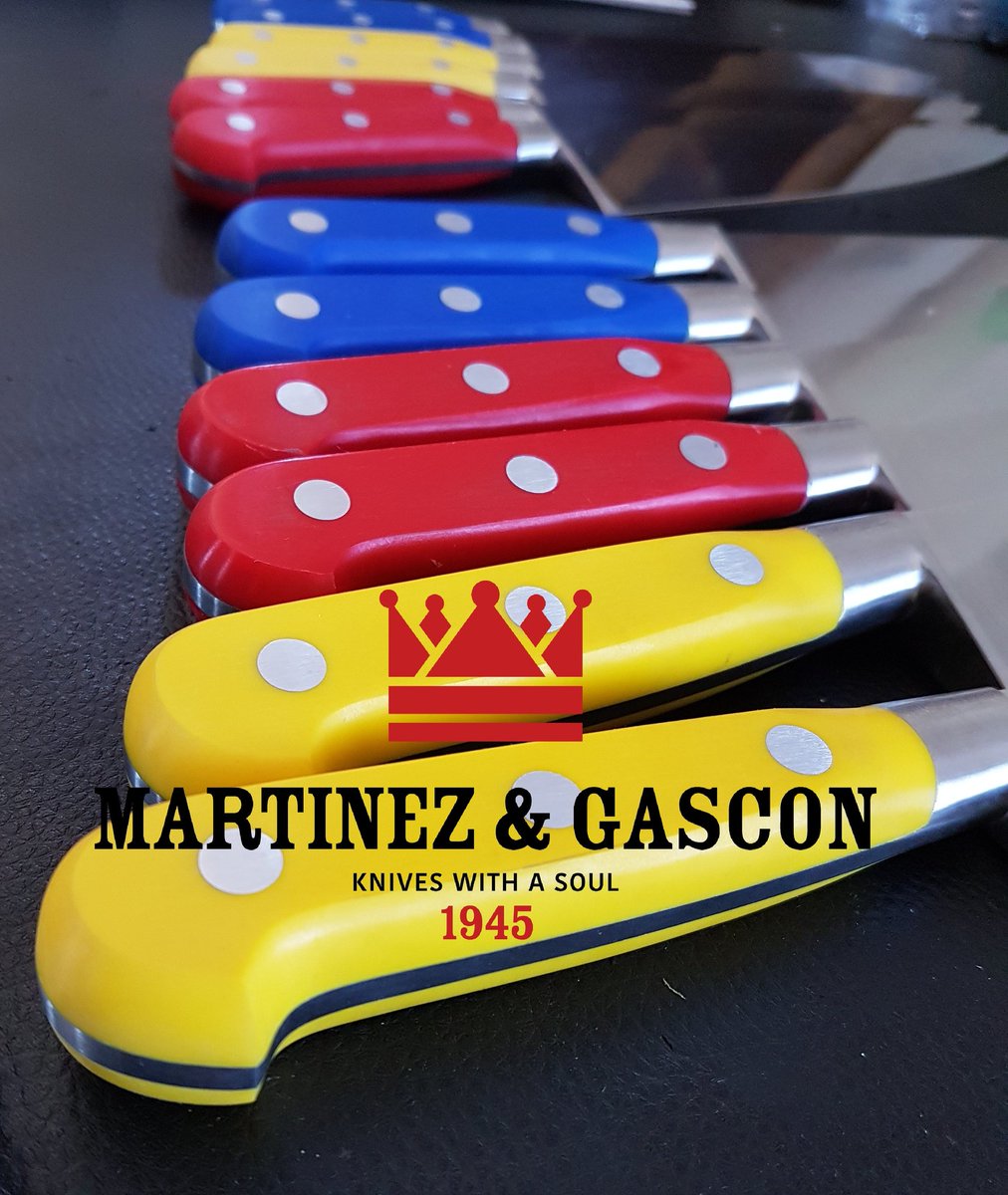 MARTINEZYGASCON's tweet photo. @MARTINEZYGASCON  #knives #ForgedInSteel #color #MadeInSpain https://t.co/Flp9FVgUi6