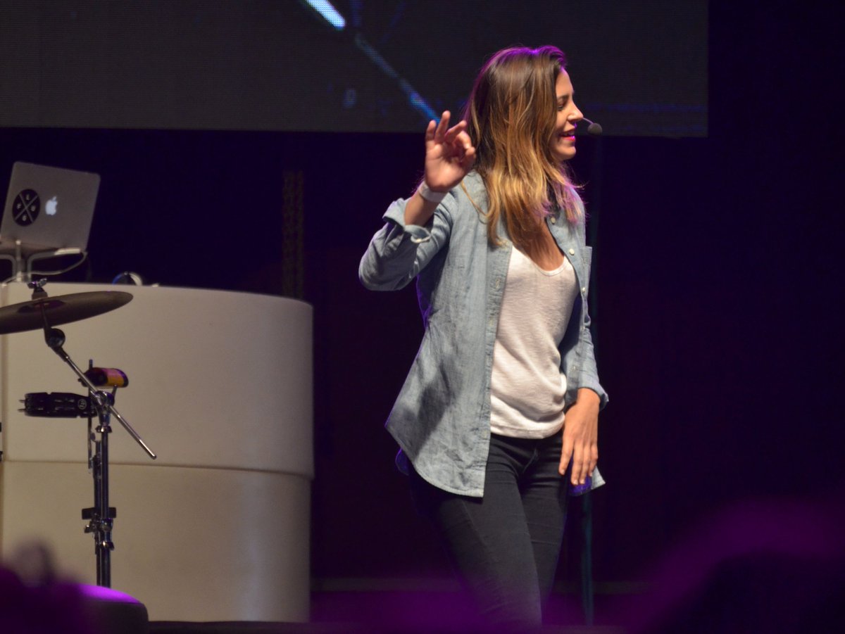 lucastomasph's tweet photo. Charla de @magalitajes en @Secunfest !! Ph @lucastomasph 👏📷 #SecunFest #magatajesensecunfest #magalitajes #magatajes https://t.co/kSnouQbm5R