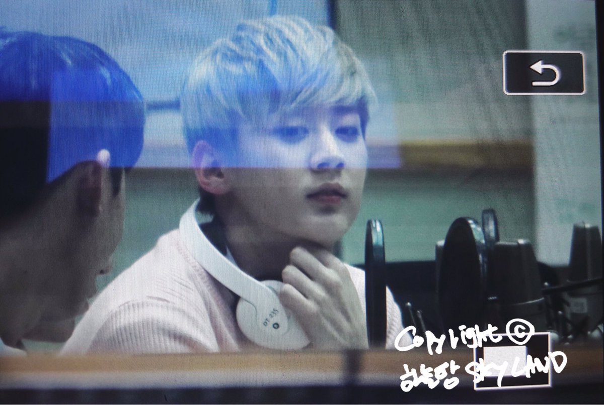 chanhee_sky's tweet photo. 170410 키스더라디오 생방 #틴탑 @TEEN_TOP #천지 🎧 https://t.co/piqwGFGID5